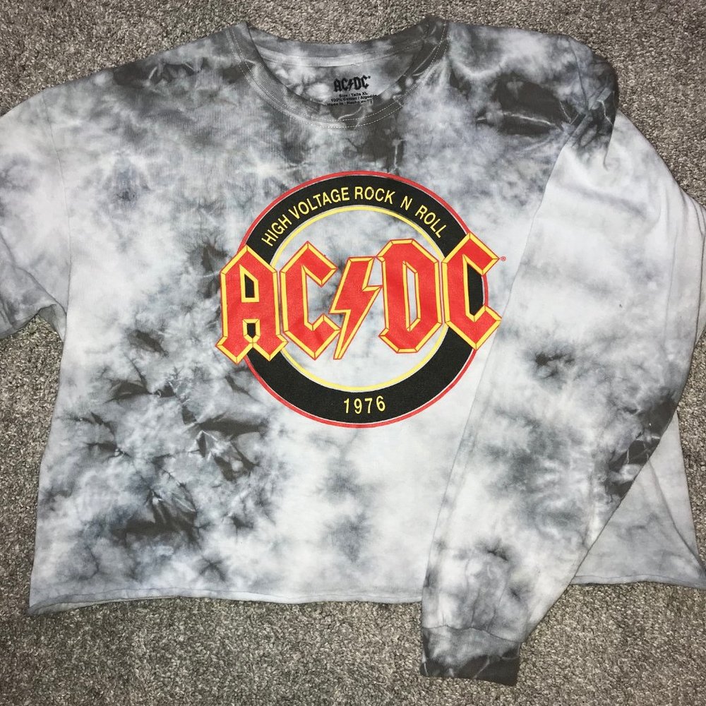 AC/DC Long Sleeved Crop-top 👩‍🎤⚡